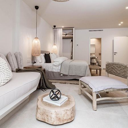 Seaclub Suites Естепона Екстериор снимка