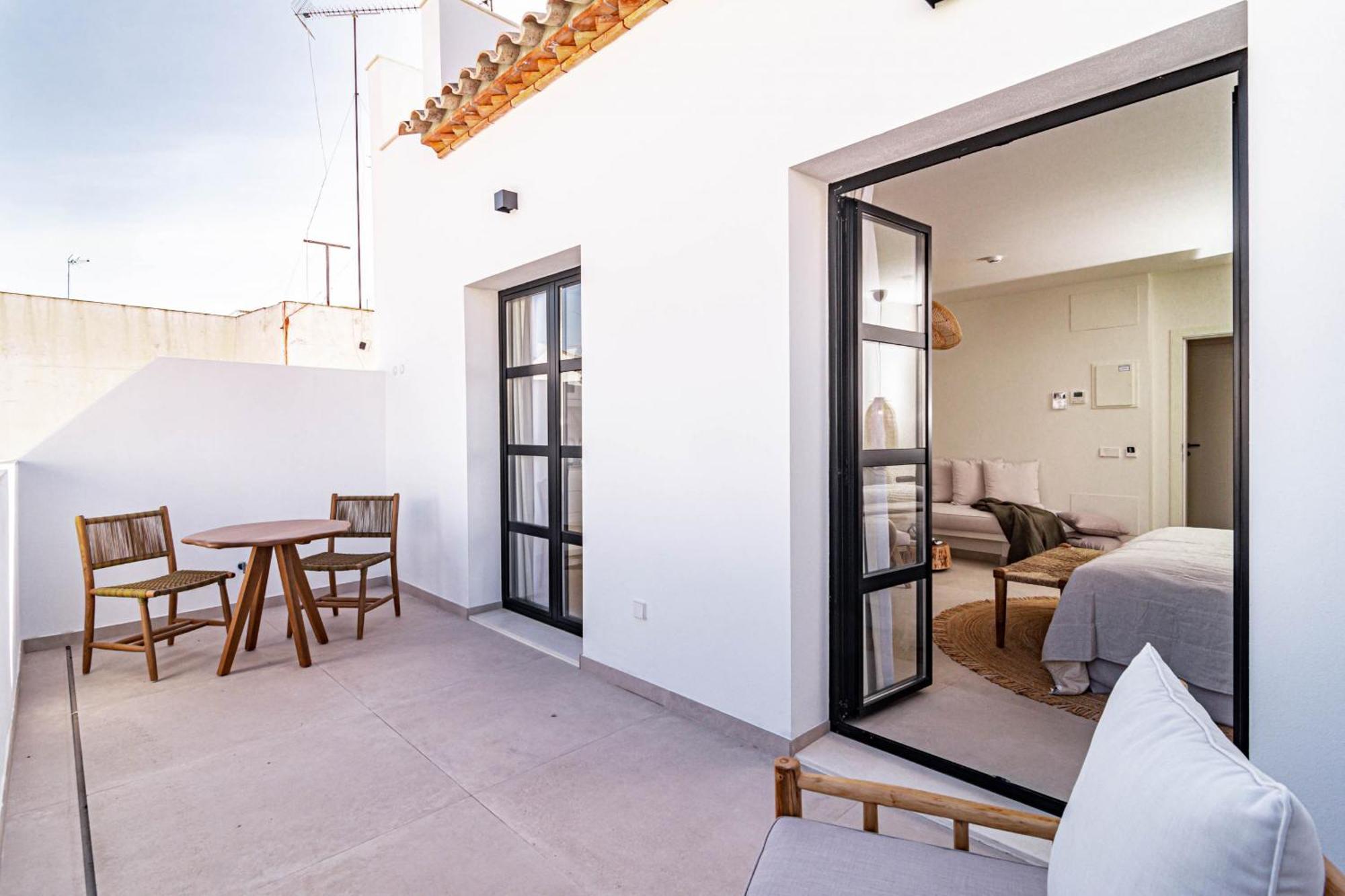 Seaclub Suites Естепона Екстериор снимка