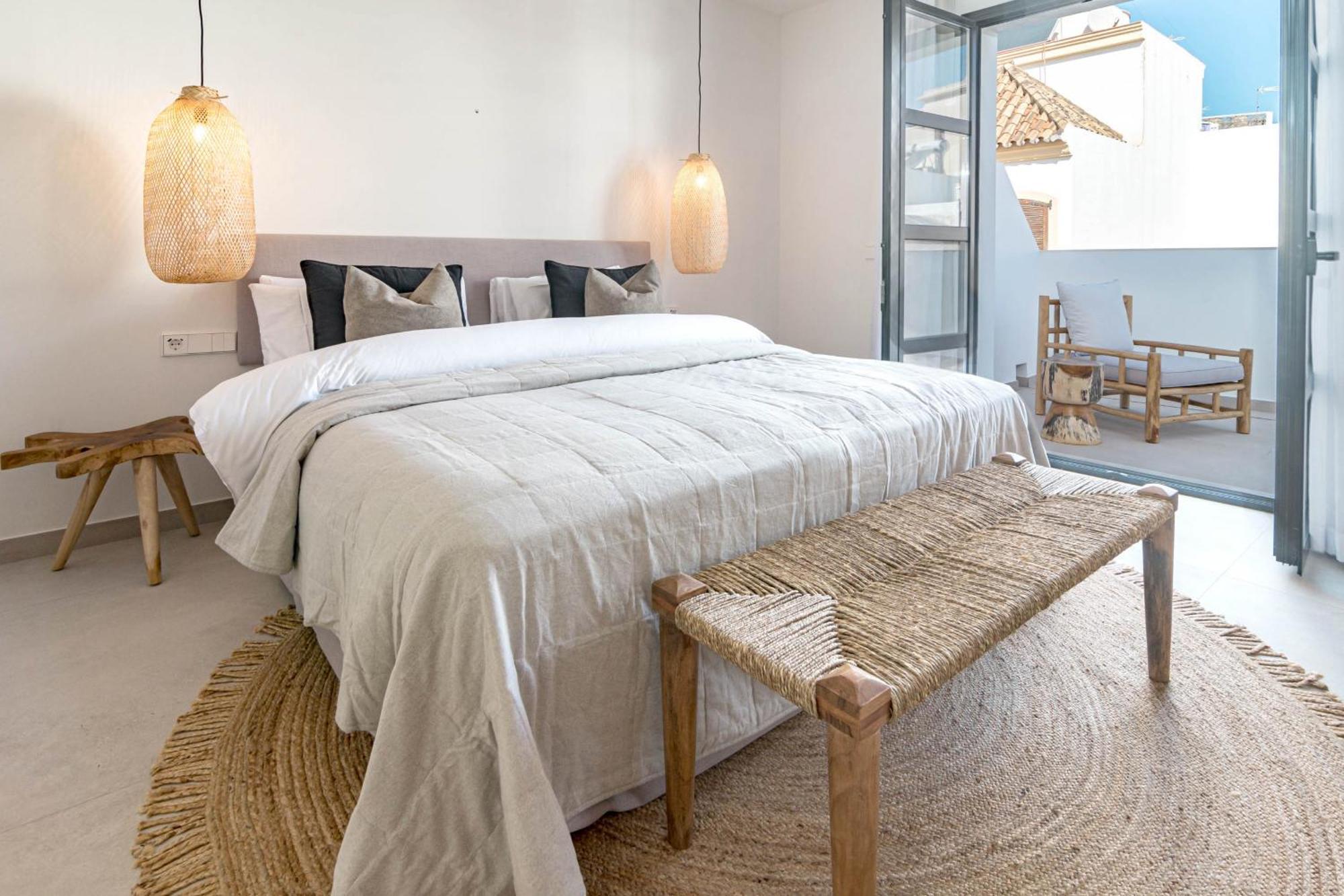 Seaclub Suites Естепона Екстериор снимка