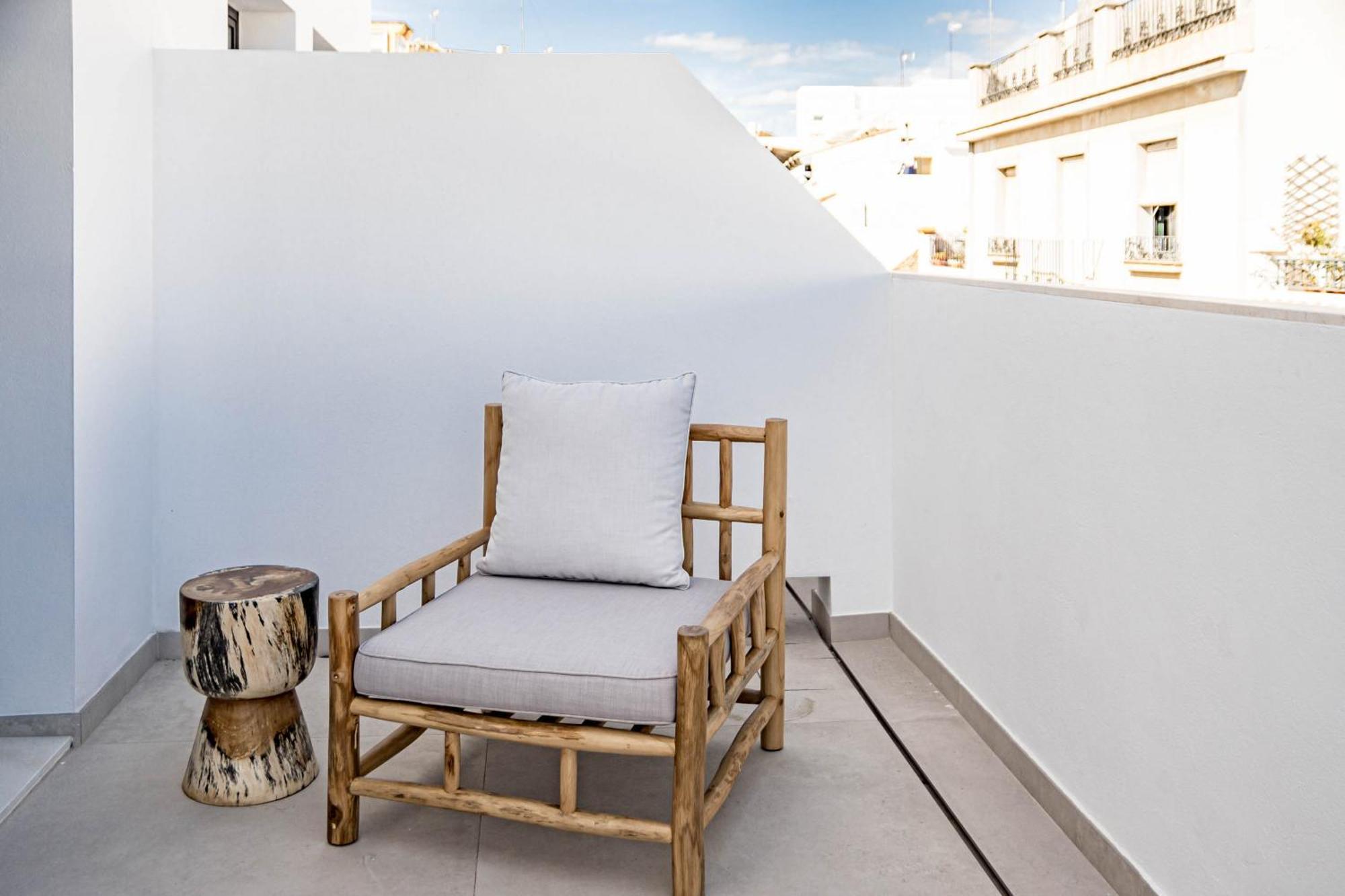 Seaclub Suites Естепона Екстериор снимка
