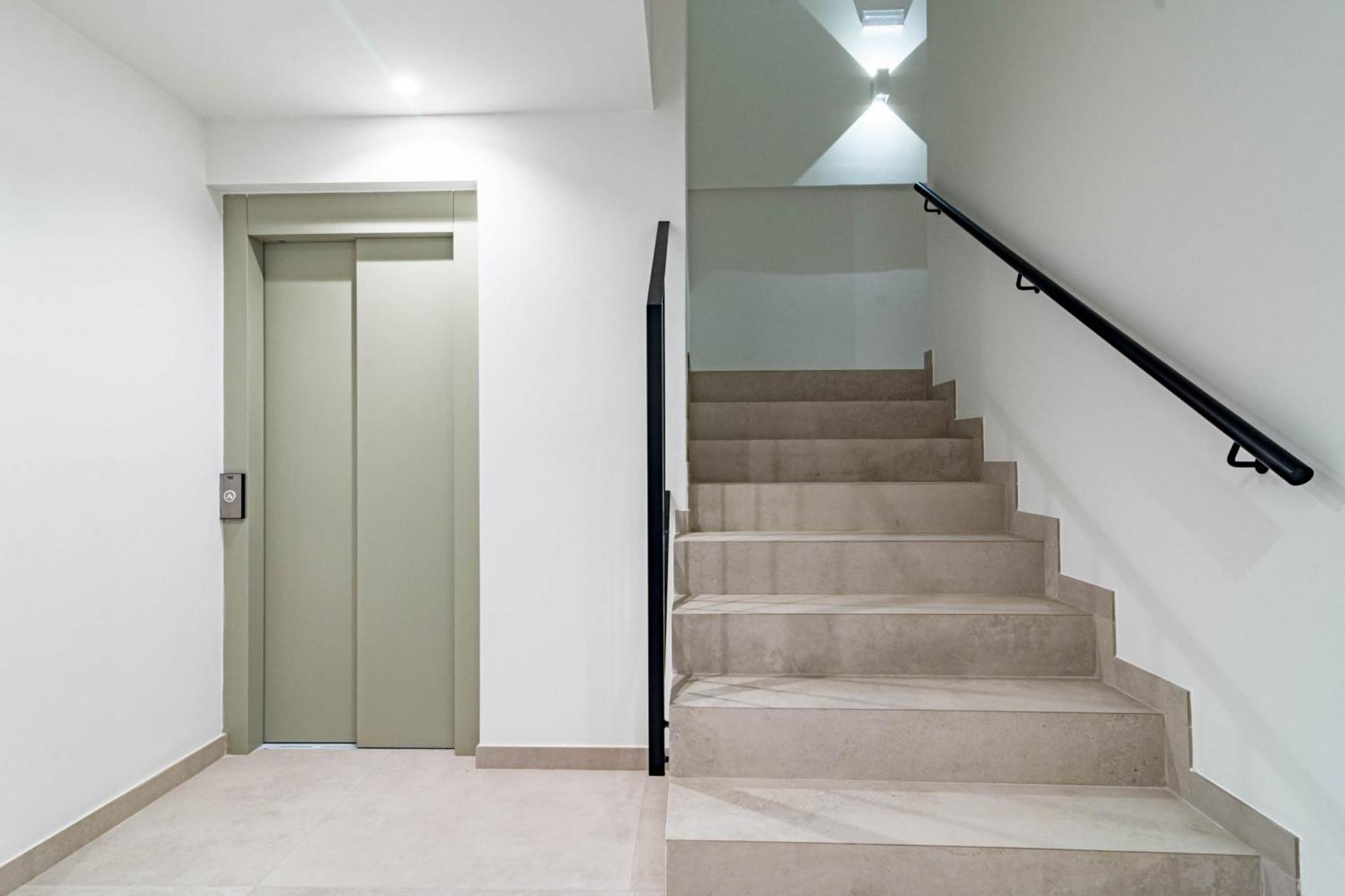 Seaclub Suites Естепона Екстериор снимка