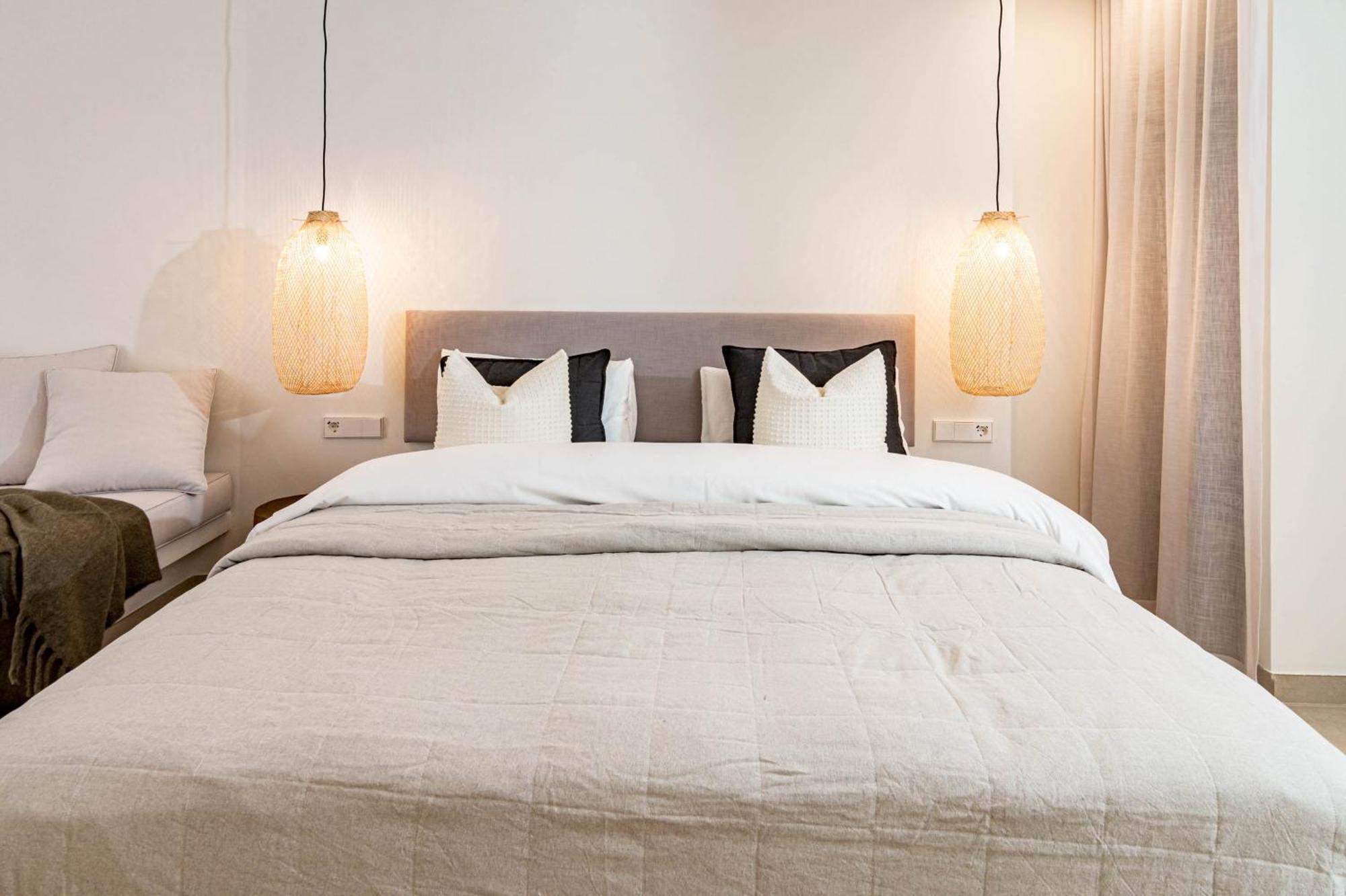 Seaclub Suites Естепона Екстериор снимка