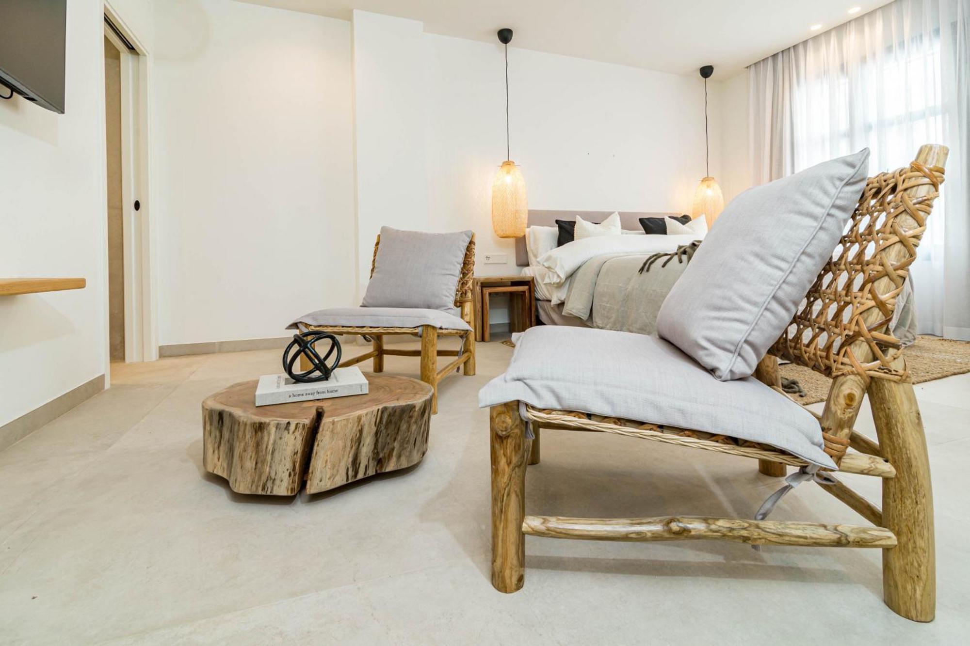 Seaclub Suites Естепона Екстериор снимка