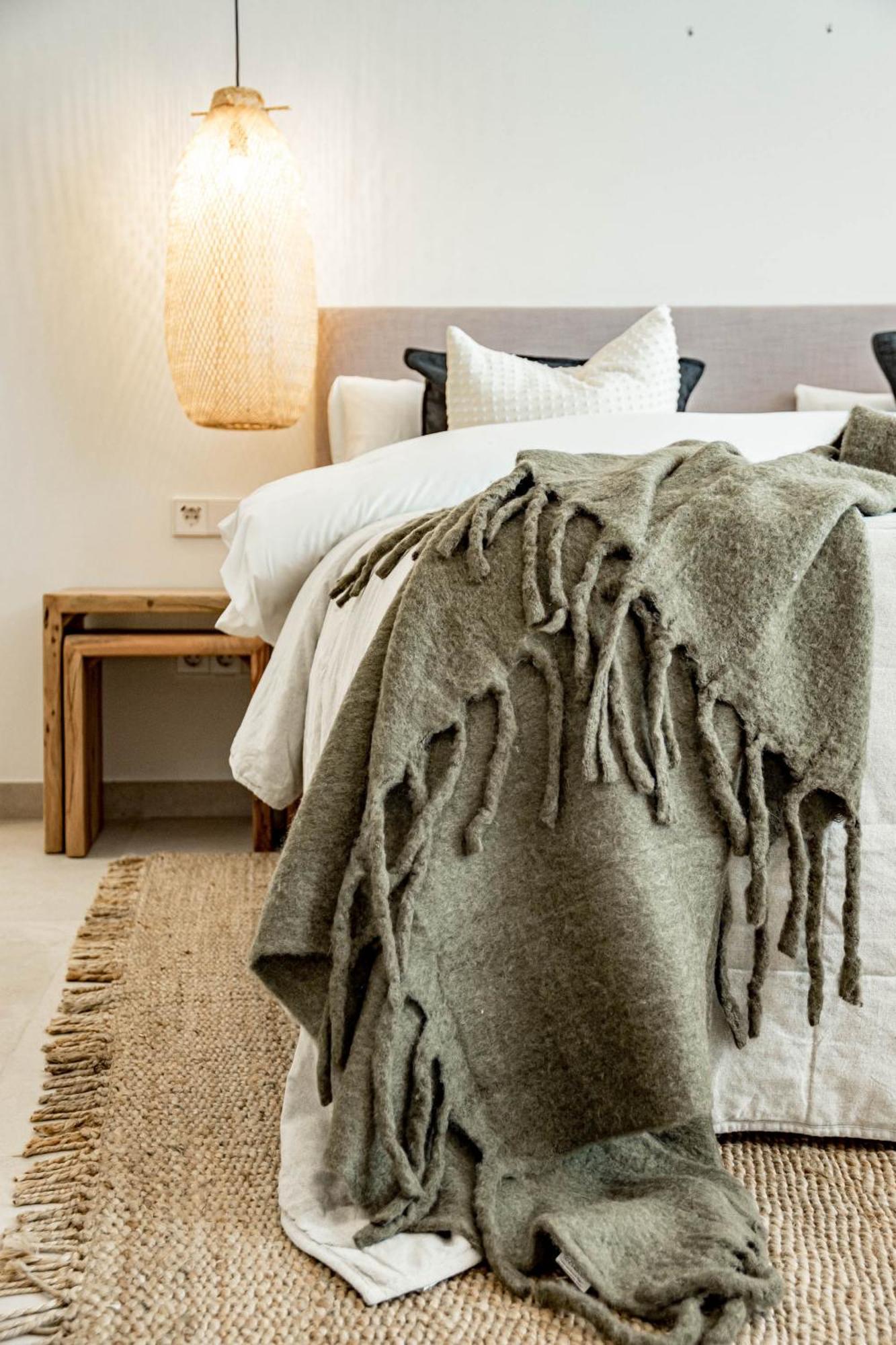 Seaclub Suites Естепона Екстериор снимка